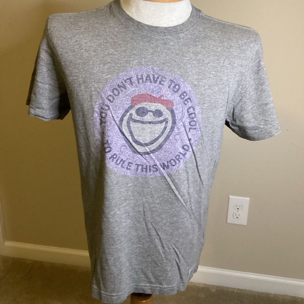 Mens Life is Good tee‎ shirt"...rulethe world" Cool small gray